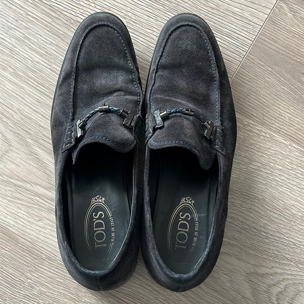 Tod’s men dark blue suede loafers